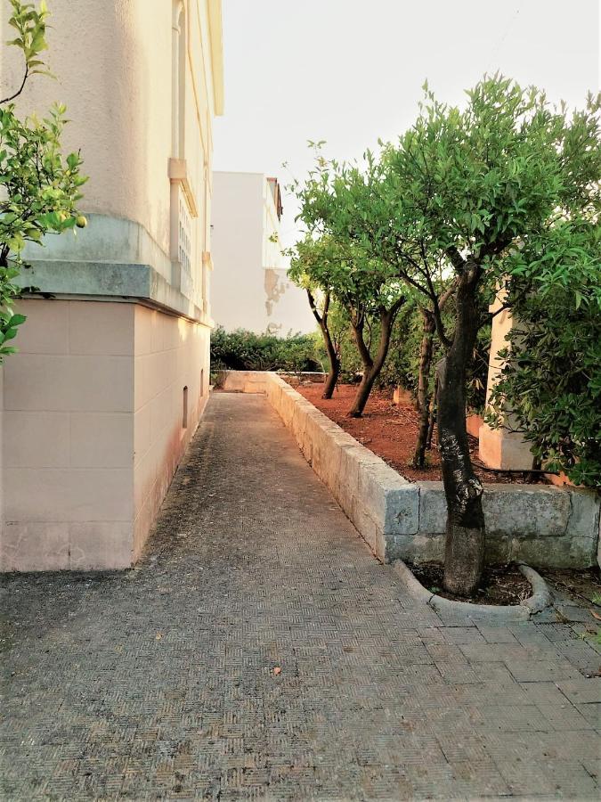 Villa Nel Salento - Ampie Camere E Giardino, Fino A 9 Persone Barbarano del Capo Bagian luar foto